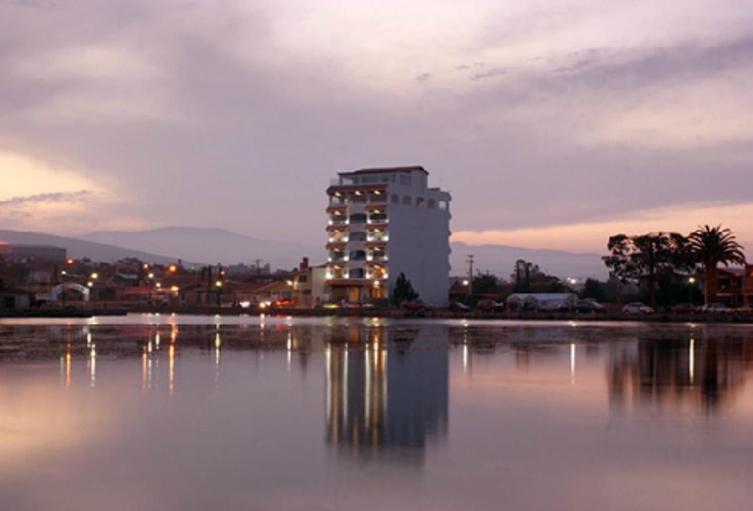 Hotel 9 Manantiales تشيغناهوابان المظهر الخارجي الصورة