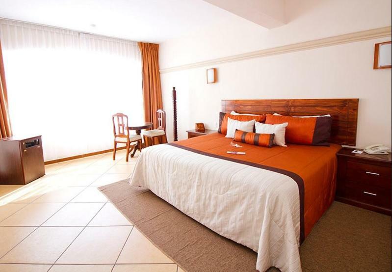 Hotel 9 Manantiales تشيغناهوابان المظهر الخارجي الصورة